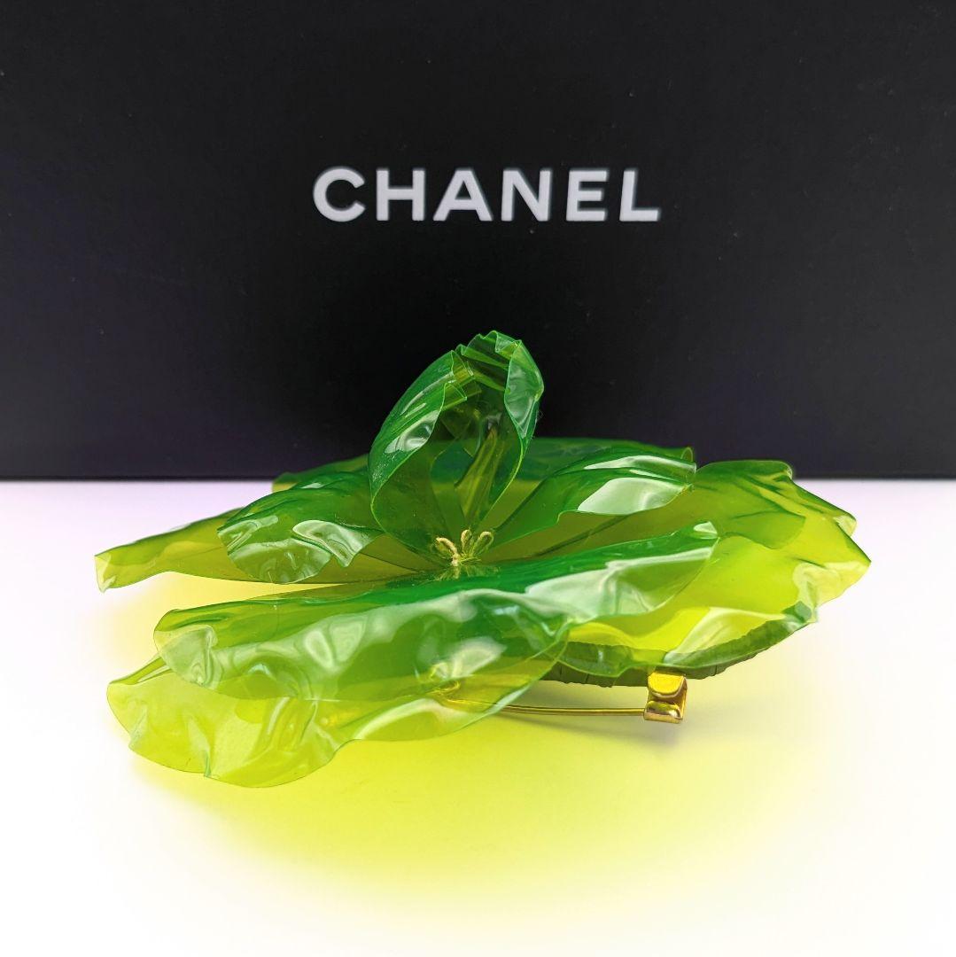 シャネル CHANEL カメリア プラスチック ブローチ コサージュ 箱付