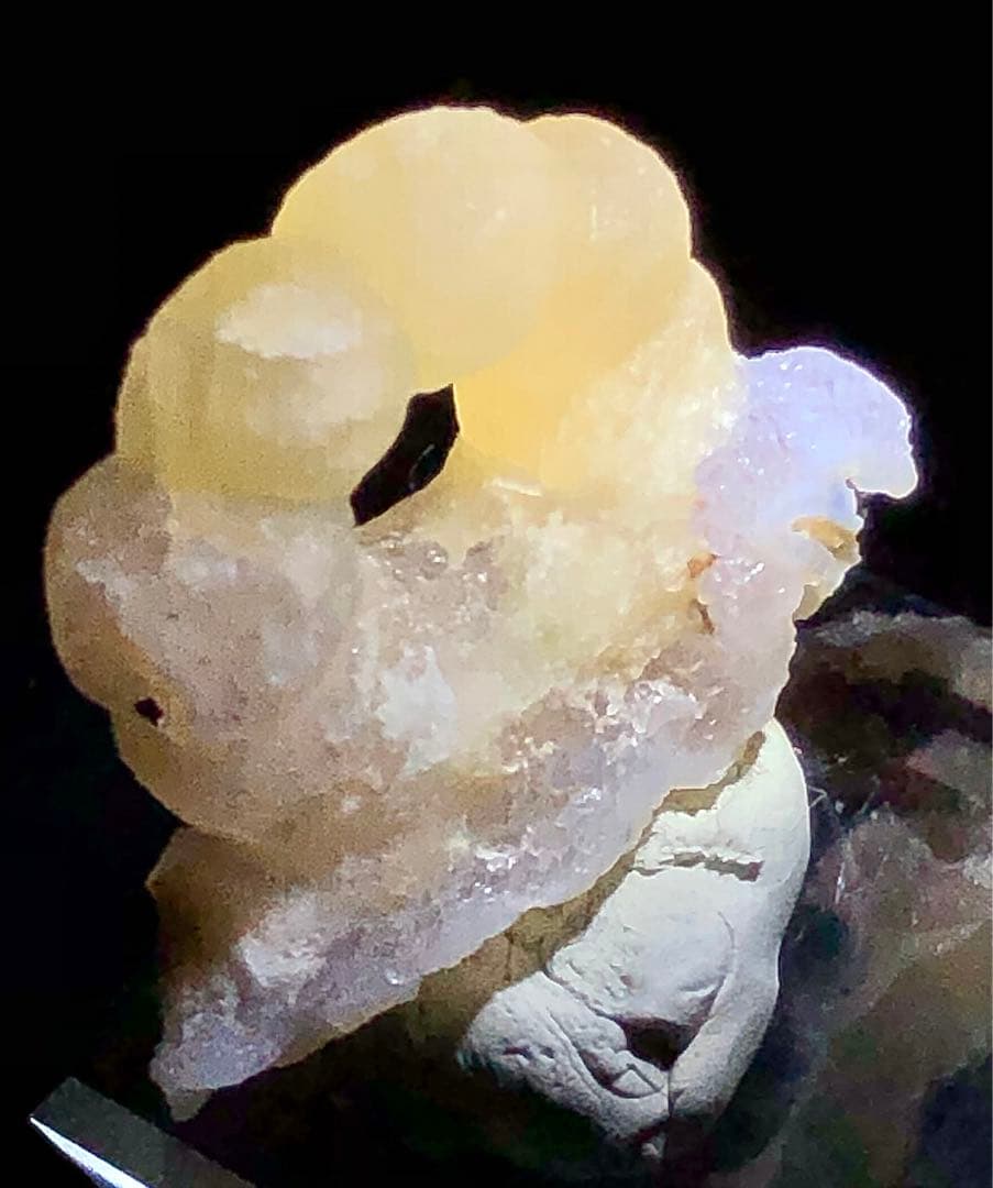 【珍奇鉱物】インド　フローライト　ポンデリングフローライト　母岩付き