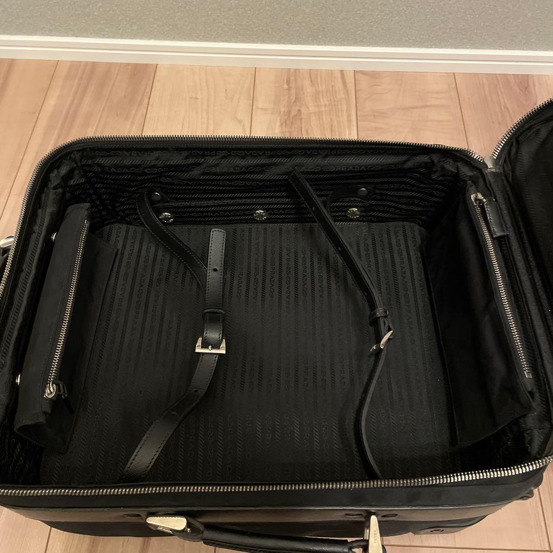 PRADA ブラック キャリーケース　保存袋付き。