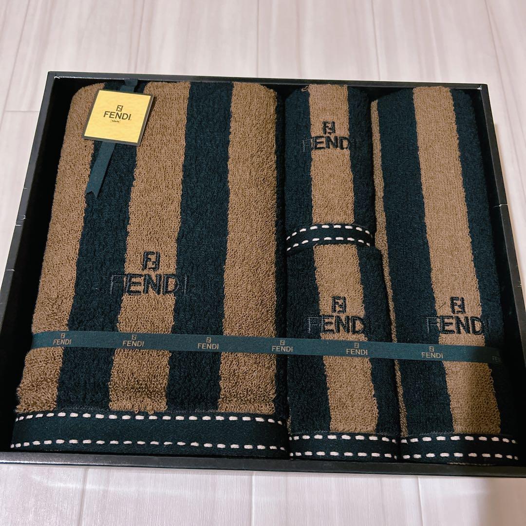 未使用 箱付きFENDI フェンディ タオルギフトセット　タオル4枚