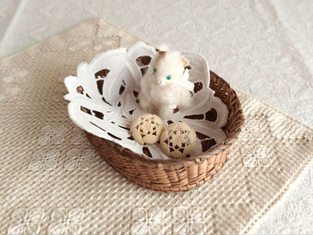 【✳︎toto✳︎さま】vintage ✵ 彫りのお花クリップ * イヤリング