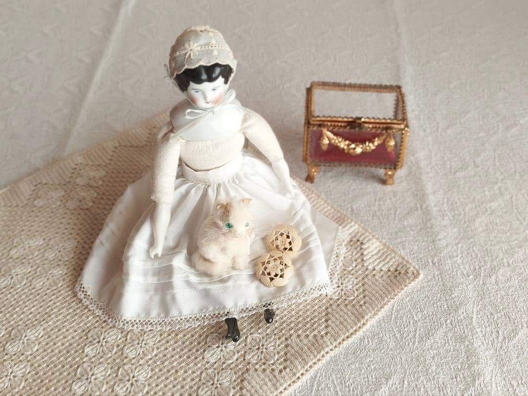 【✳︎toto✳︎さま】vintage ✵ 彫りのお花クリップ * イヤリング