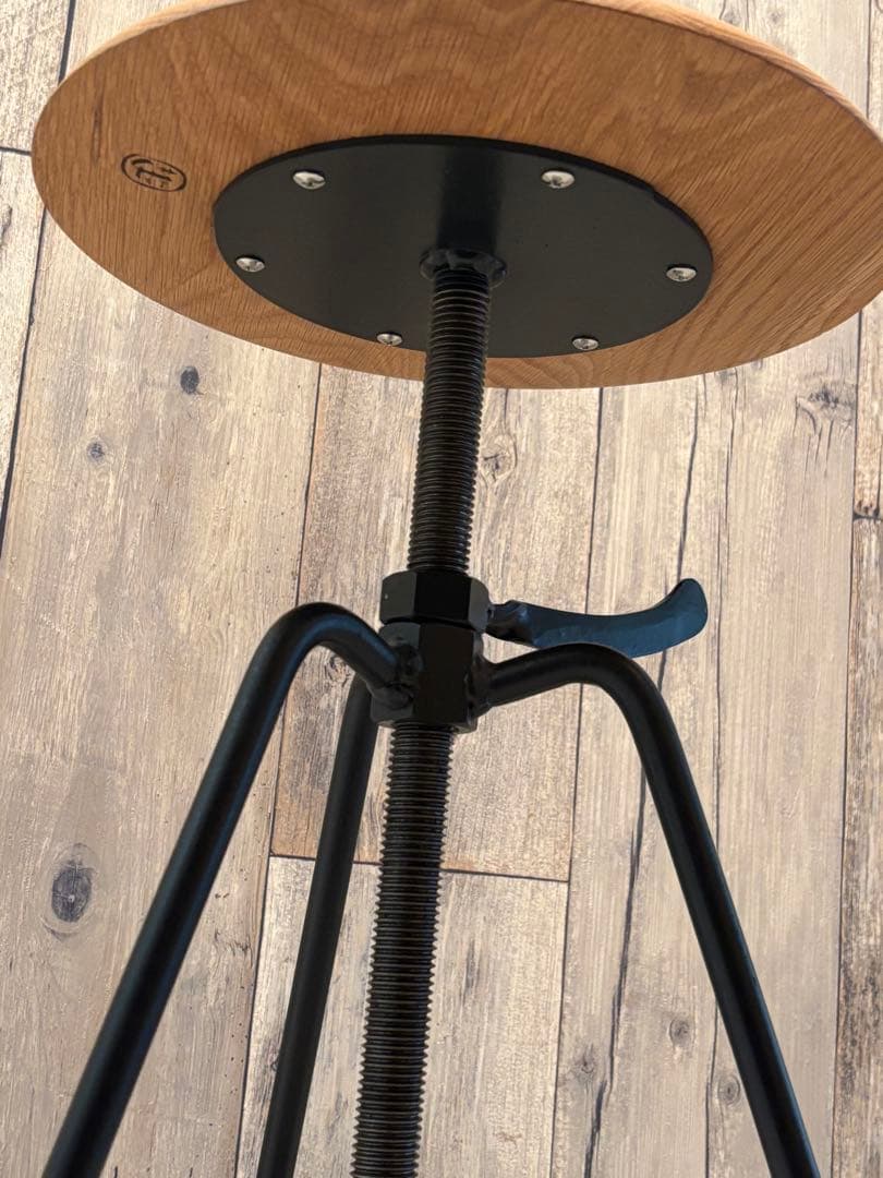 Roam stool 松田創意