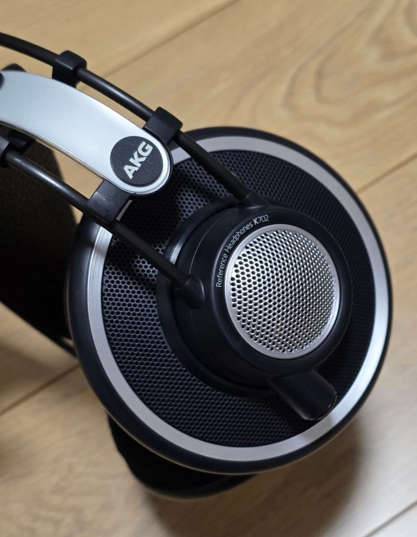 AKG K702 開放型ヘッドホン✨️交換用新品イヤーパッド付✨️