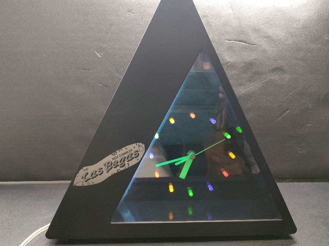 【希少】 置時計（三角型） ネオンライト レトロ 鹿野漆器株式会社ヴィンテージ