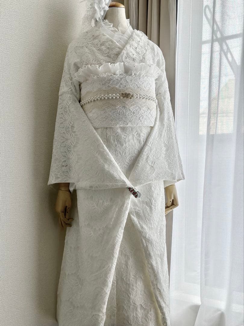 ホワイト レース振袖 パール付き帯