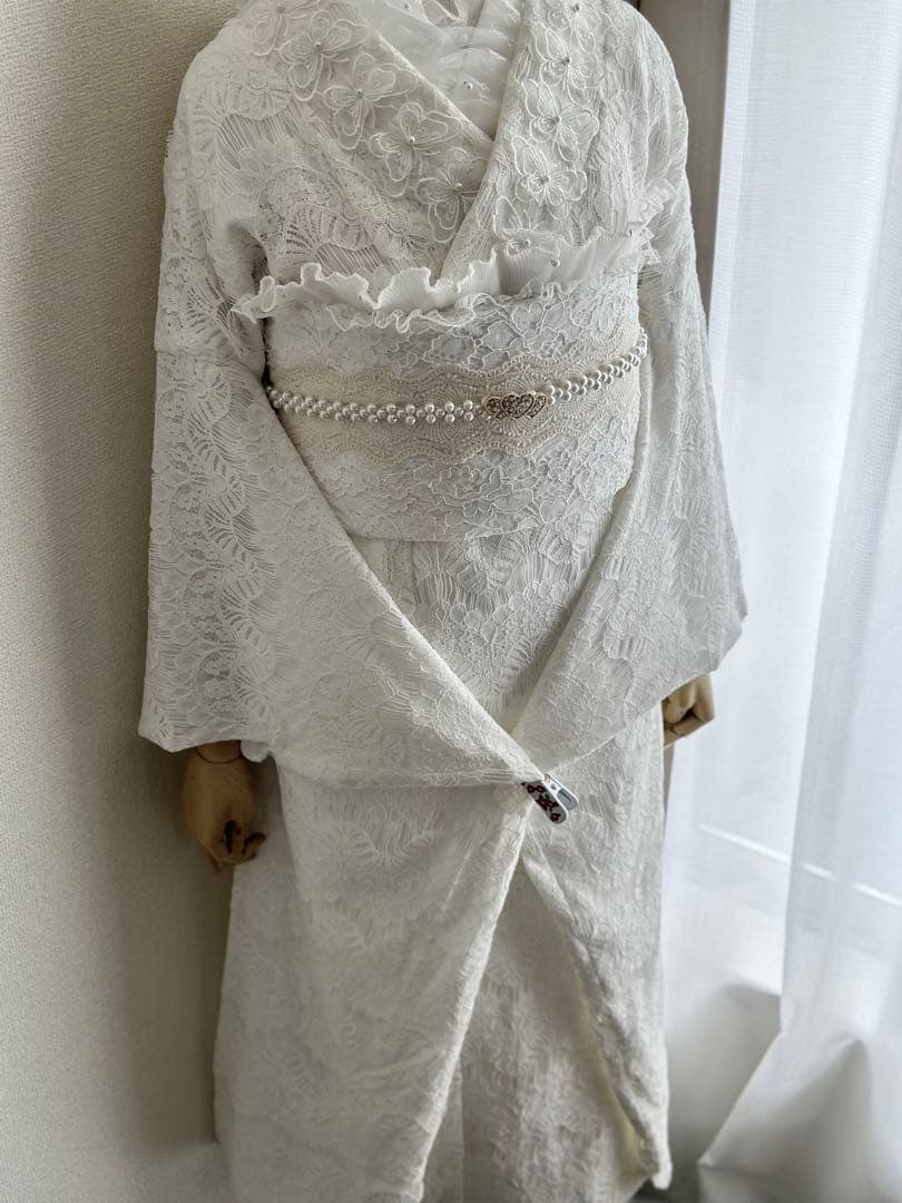 ホワイト レース振袖 パール付き帯