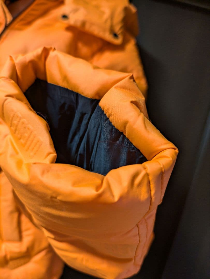 【新品同様】DIESEL オレンジ ダウンジャケット