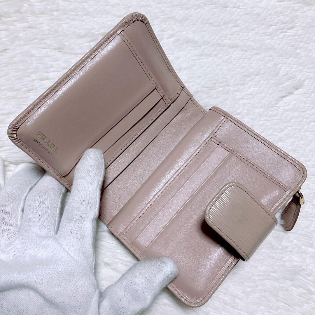 ♡美品♡プラダ 二つ折り財布 サフィアーノレザー 三角ロゴ L字ファスナー