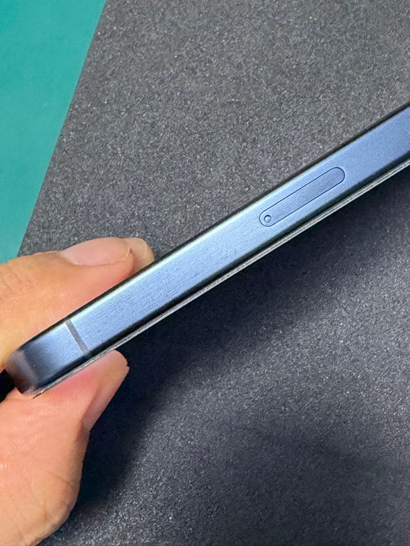 美品！iPhone 15Pro 256g SIMフリー ブルーチタニウム