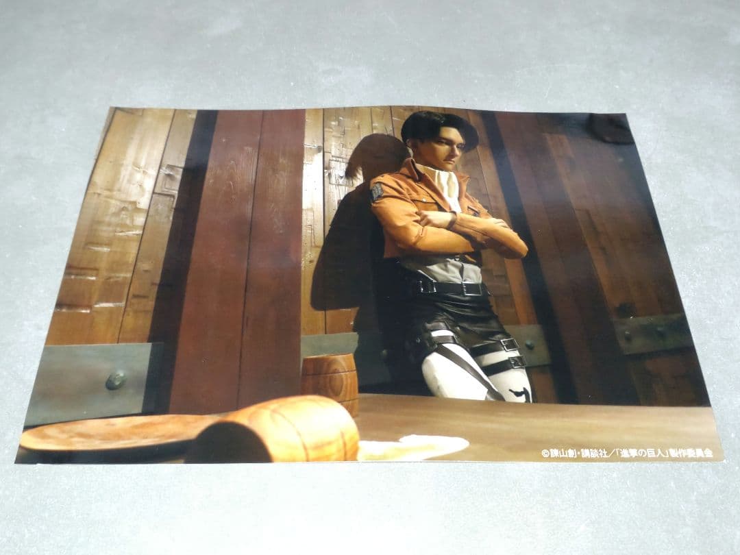 USJ　進撃の巨人　フォト＆台紙　リヴァイ　ハンジ　クロノイド