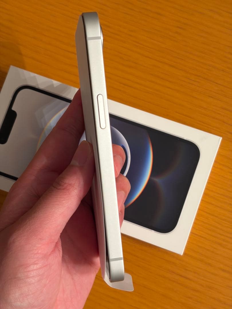 Apple iPhone16e SIMフリー 128GB ホワイト