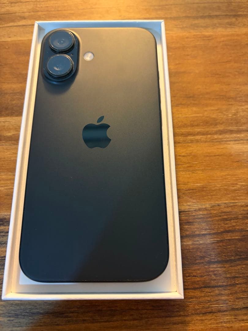 【最終値下】【送料込】iPhone 16 【128GB】ブラック SIMフリー