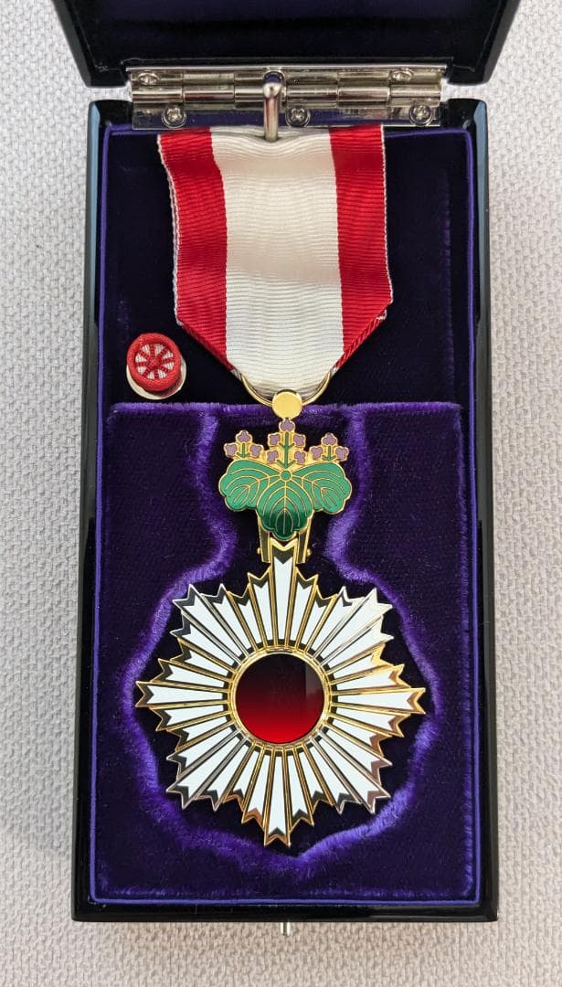 旭日双光章 勲章 専用箱付き