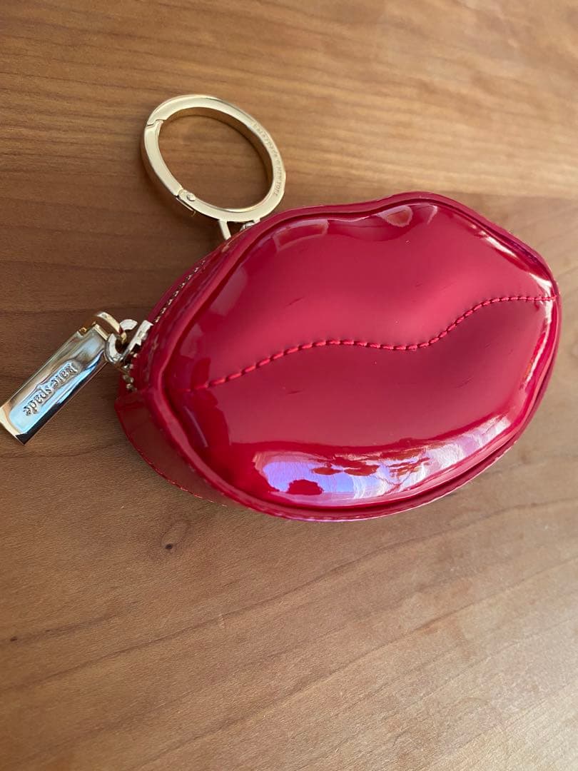 ケイトスペード　キーチャーム　唇　リップ