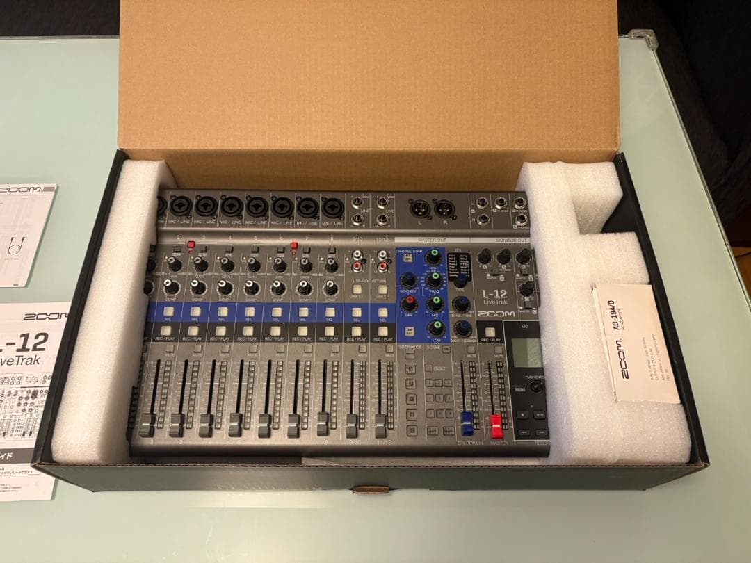 Zoom LiveTrak L-12（ズーム ライブトラック L-12）