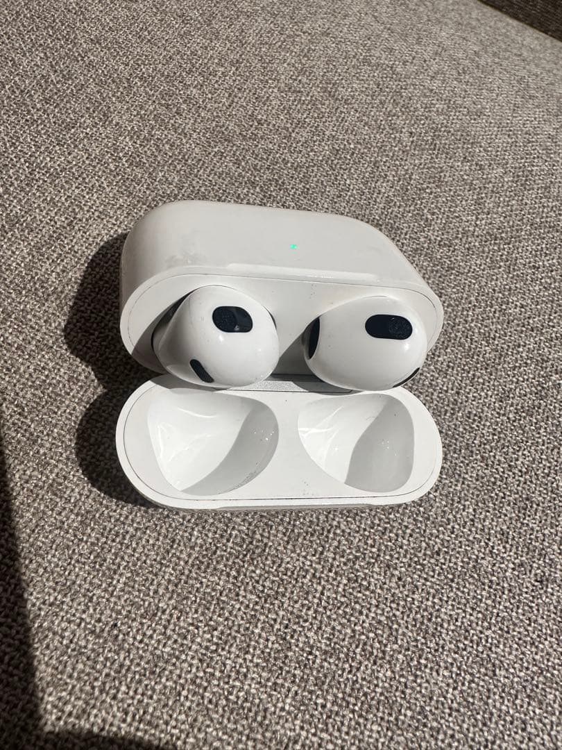 AirPods3充電ケース付き・両耳・箱あり・動作確認済み・充電コードのみ未使用