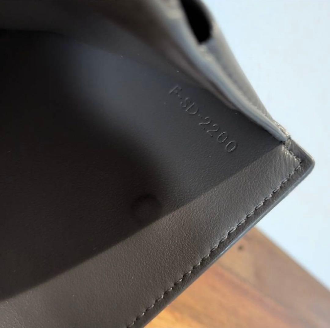 CELINE グレー 三つ折り財布 F4D-2200