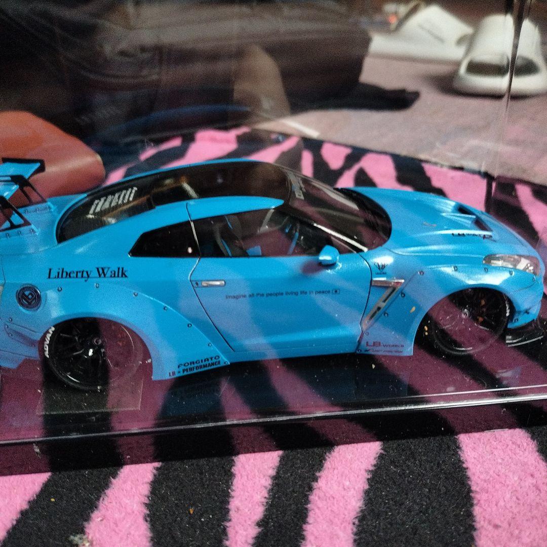 Nissan GT-R 1/18 スケールモデル 青