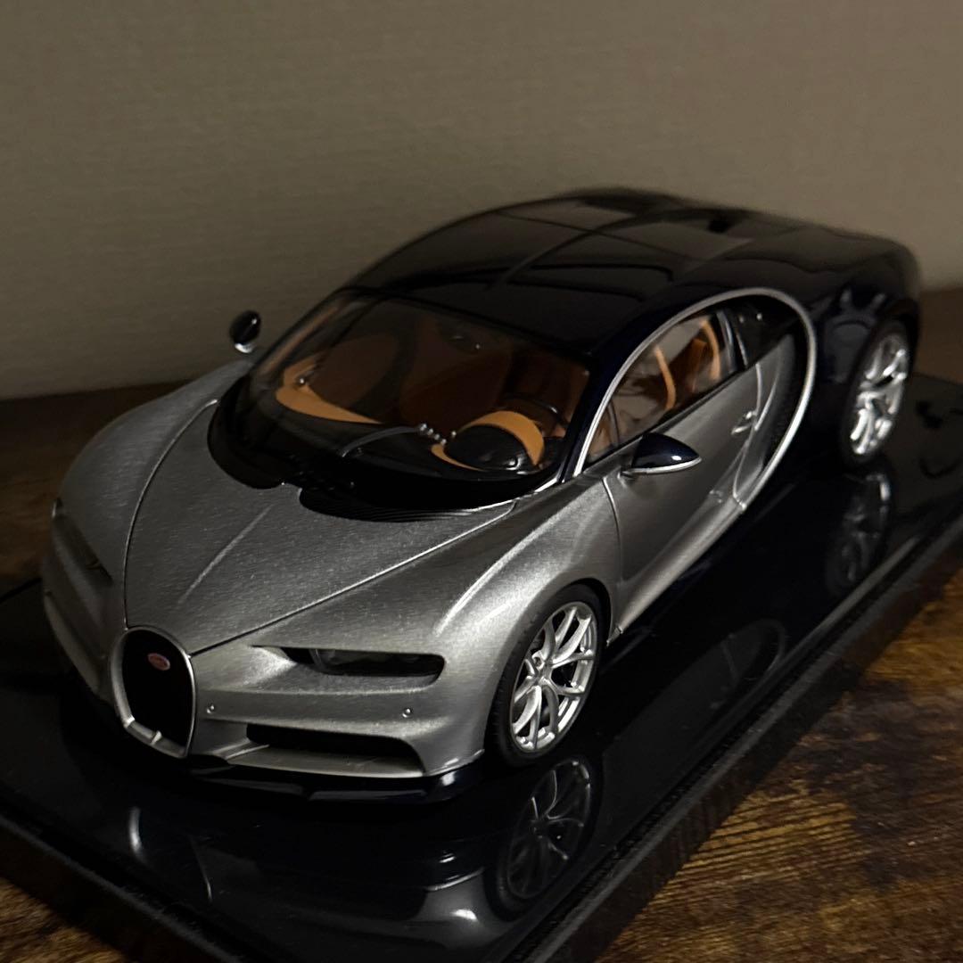 ミニカー autoart 1/18 Bugatti Chiron
