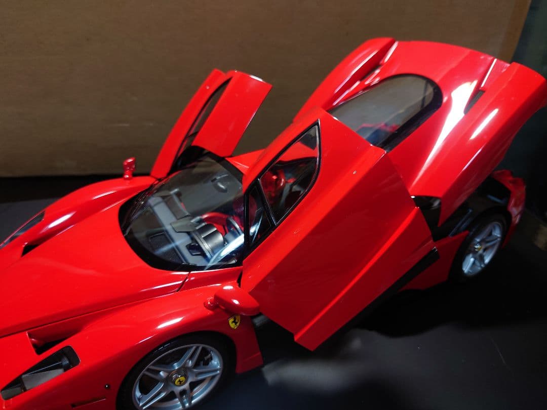 タミヤ　1/12 エンツォフェラーリ　セミアッセンブルモデル (箱に難アリ)