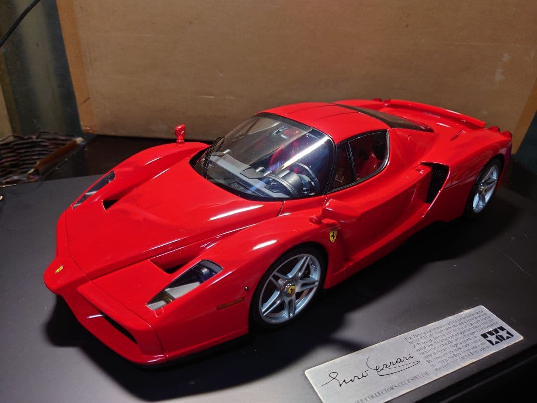 タミヤ　1/12 エンツォフェラーリ　セミアッセンブルモデル (箱に難アリ)