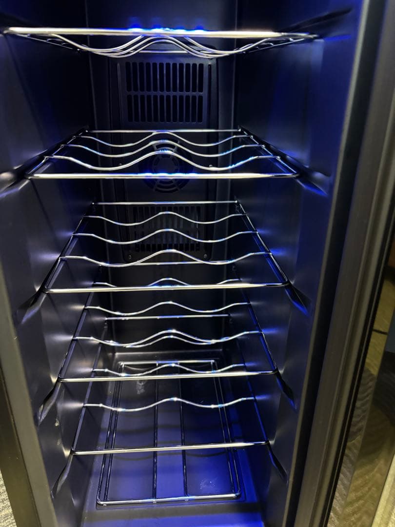 美品　送料無料！Lefier 電子式 ワインセラー LW-S12 40L 家庭用