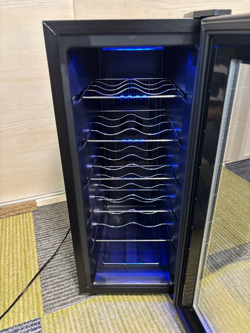美品　送料無料！Lefier 電子式 ワインセラー LW-S12 40L 家庭用