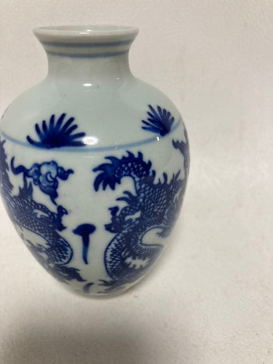 大清乾隆年製　青花龍壺