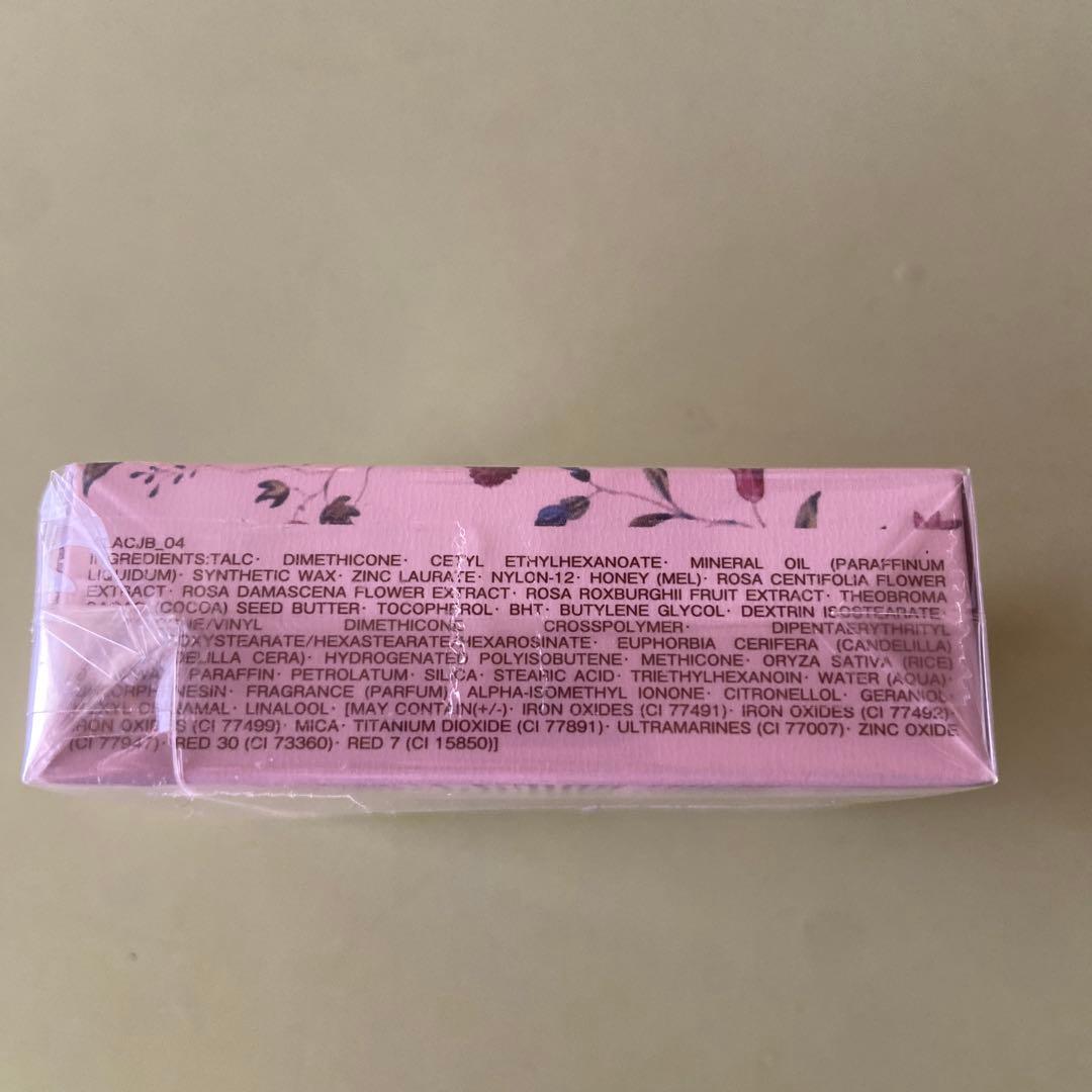 新品未使用✨レ・メルヴェイユーズ ラデュレ パウダーブラッシュ04 ラベンダー