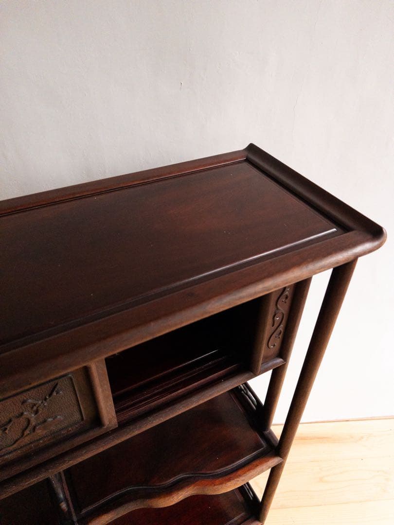 茶箪笥　天然木　茶棚 和風　和室家具　唐草透彫 高級家具　透かし彫り