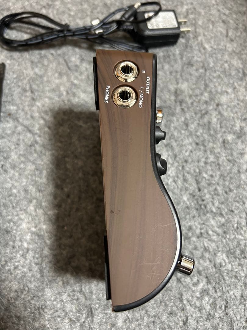 ZOOM AC-2 アコースティックギター用プリアンプ