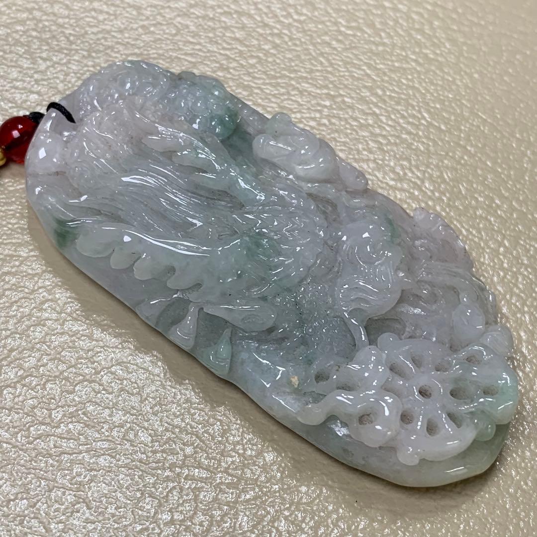 旧家蔵出　清国時代物　本物保証品　ヒスイ翡翠 雲龍呑火輪　翡翠本物保証お守り根付