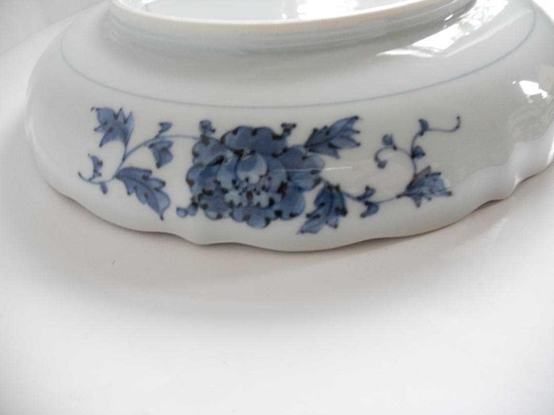 古伊万里 染付 草花文 牡丹 超希少 大皿 です。