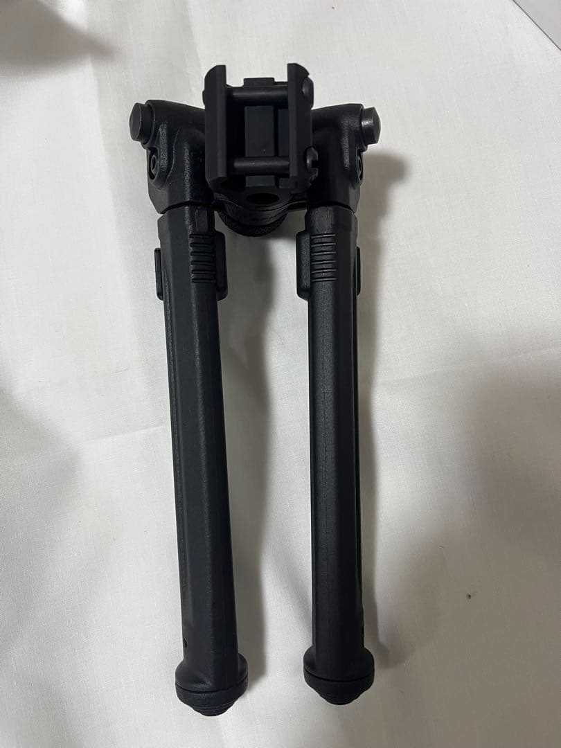 MAGPUL BIPOD 1913ピカティニーレール用