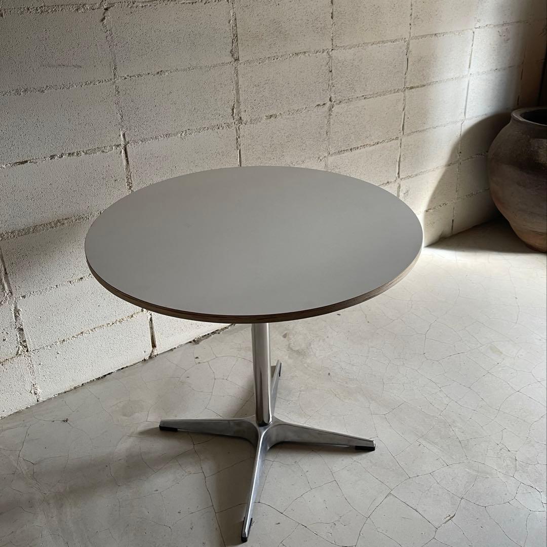 ラウンドテーブル　シェルチェア 3点セット　ミッドセンチュリー　カフェテーブル