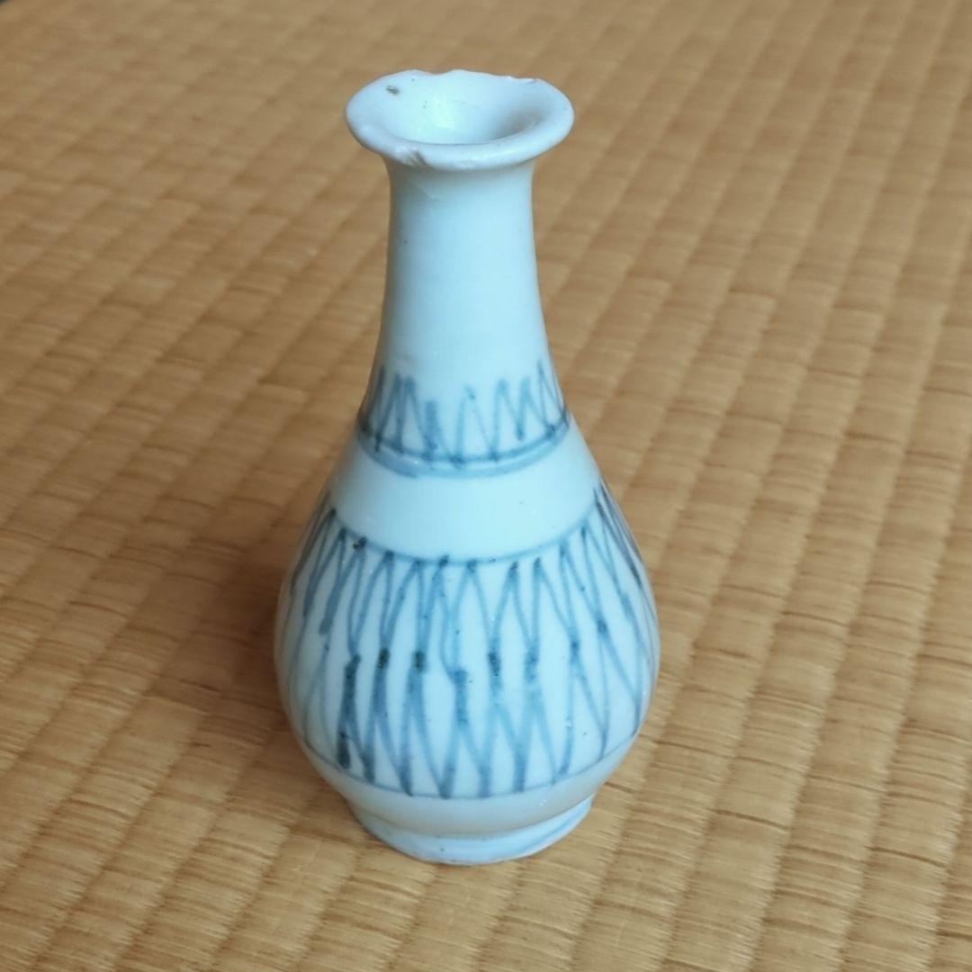 青いストライプ模様の陶器花瓶　骨董品　初期伊万里　徳利