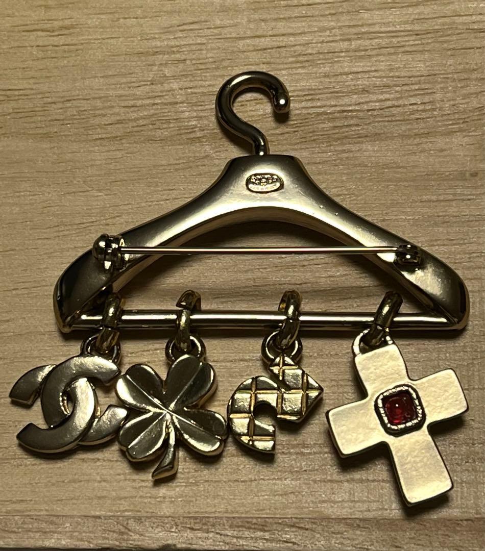 専用　CHANEL シャネル ハンガーモチーフ ブローチ 02P グリポア