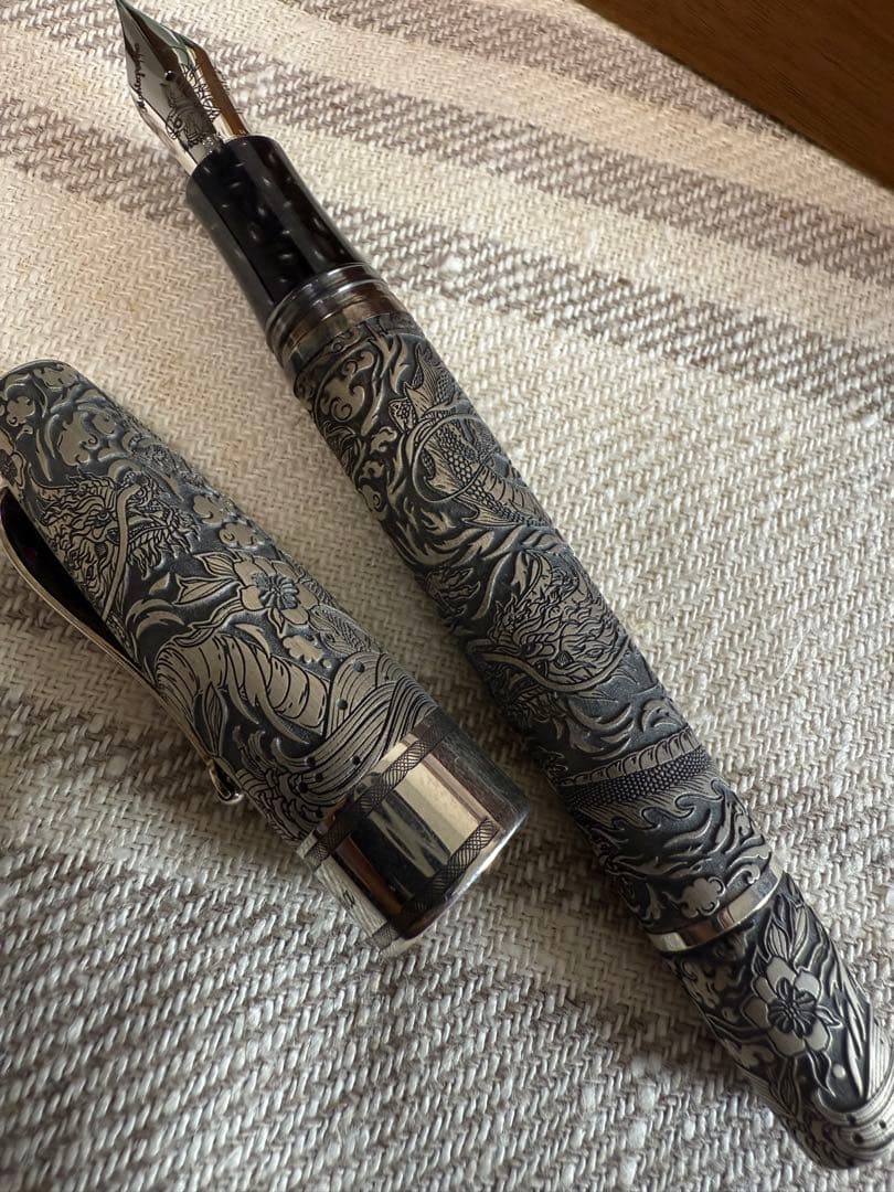 モンテグラッパ　万年筆限定品、龍と桜