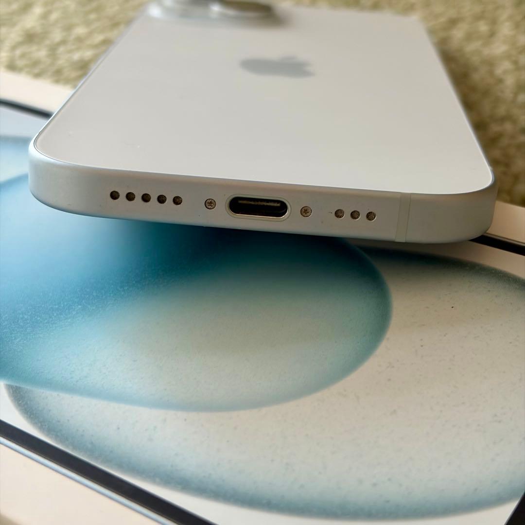 iPhone15 本体　256GB ブルー