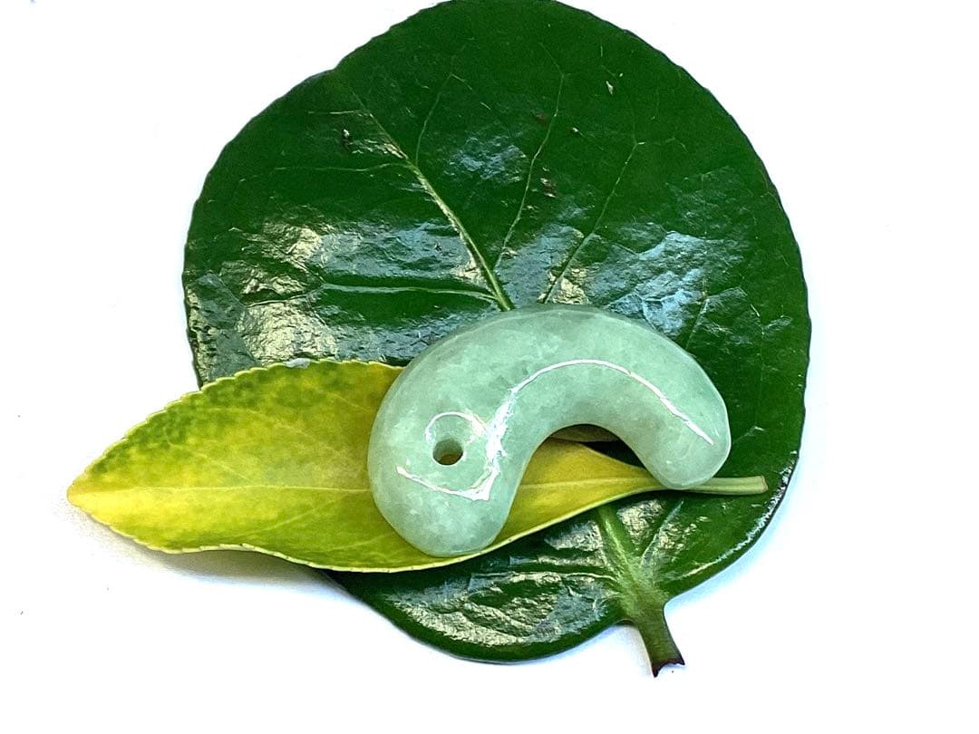 鑑別書付‼️限定品*人気の平塚古墳型 ジェダイト糸魚川翡翠勾玉‼️コレクション級