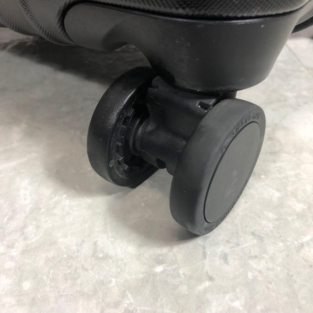 innovator　スーツケース　ブラック　TSAロック　軽量　約30L