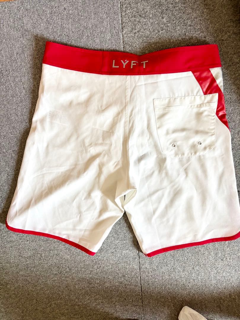LYFT/リフト ステージショーツ サーフパンツ ホワイトレッド