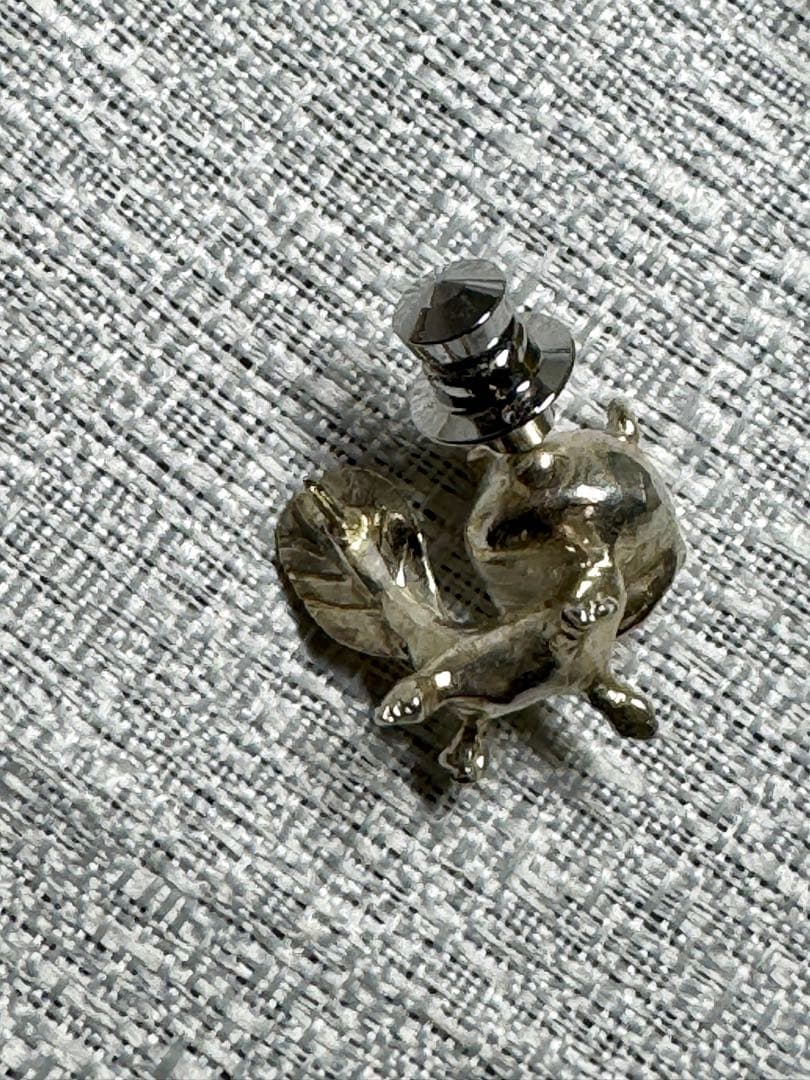 ティファニー×赤塚不二夫　シルバー ウナギイヌ 小物 ピンバッチ ノベルティー