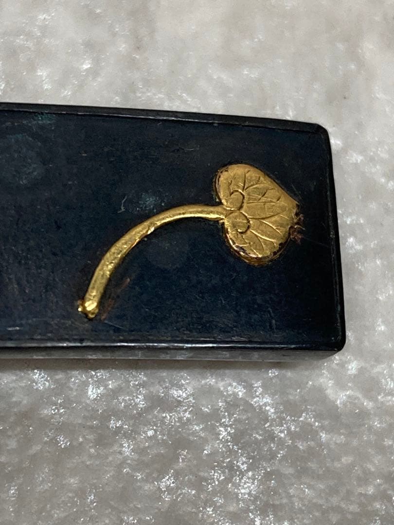 Z）時代物 当時物 金工 帯留 葉っぱ アンティーク　金細工 金属工芸