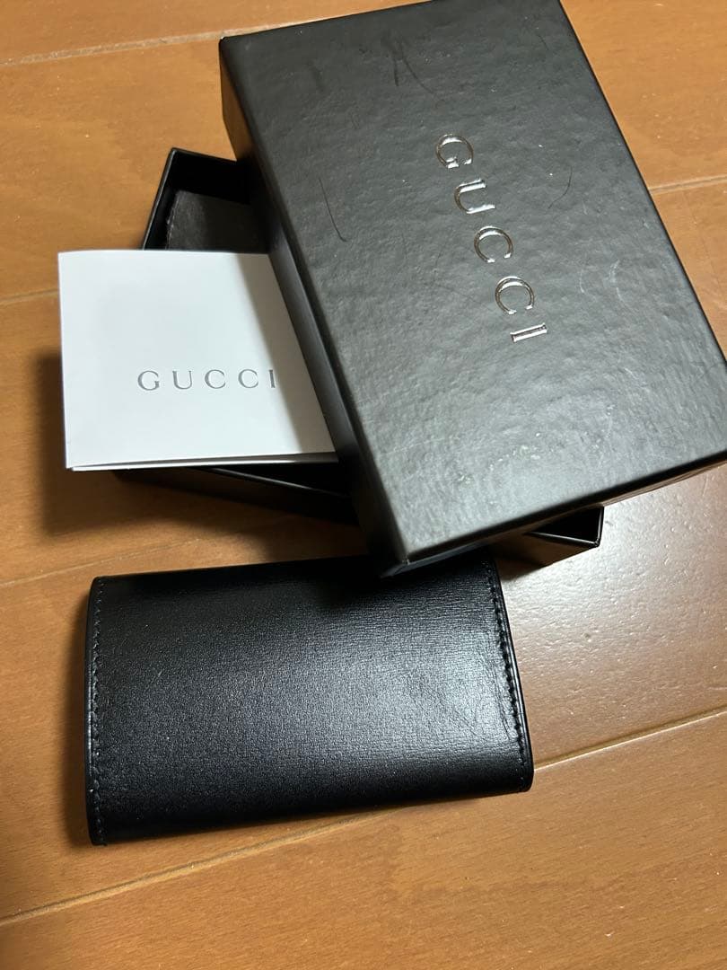 GUCCI ブラック レザー キーケース
