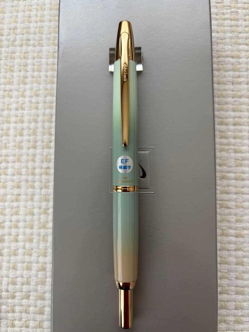 新品ナガサワ東川崎ハーバーミントゴールド キャップレスデシモ 万年筆 パイロット
