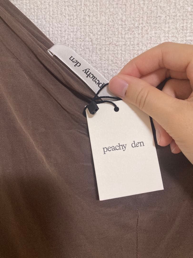 新品　Peachy den オフショル　タンクトップ　The Kylie Top