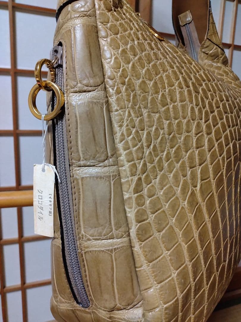 クロコダイル　ハンドバック　肩掛け　大きめサイズ