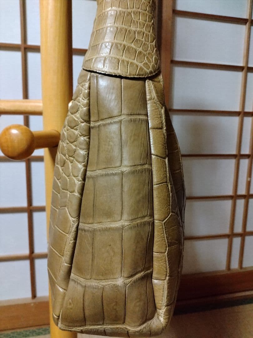 クロコダイル　ハンドバック　肩掛け　大きめサイズ